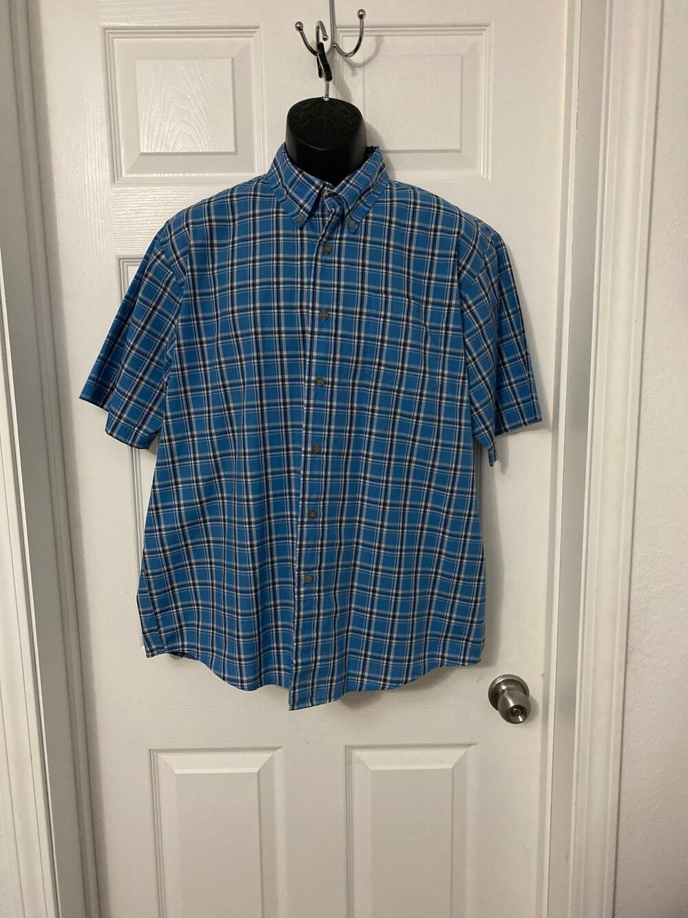 Wrangler short sleeve button down size large